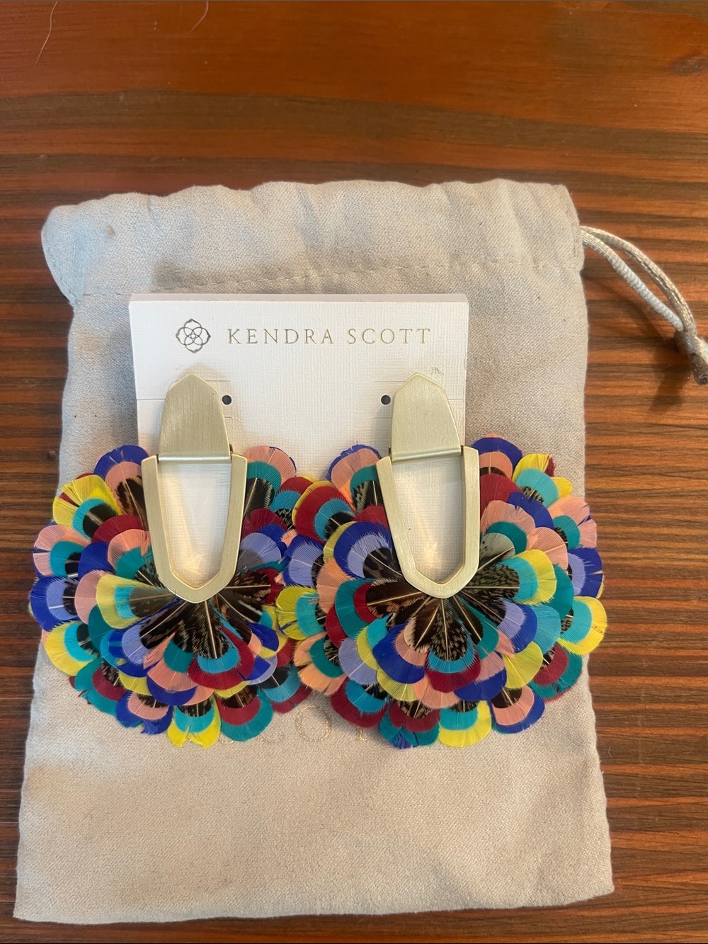 NWT Kendra Scott Multicolor Feather Flower Clip Earrings - Picture 1 of 2